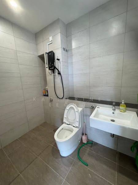Rumah Teres untuk Disewa di Kota Emerald (Rawang) - Katherine Leong - Bathroom - PropertyGuru.com.my