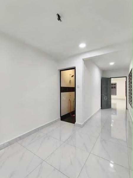 1-storey Terraced House for Sale in Taman Johor Jaya (Johor Bahru) - Jordan Wong - Corridor - PropertyGuru.com.my