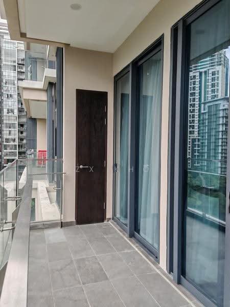 Kediaman Servis untuk Disewa di The Manor - ZX KHO - Balcony - PropertyGuru.com.my