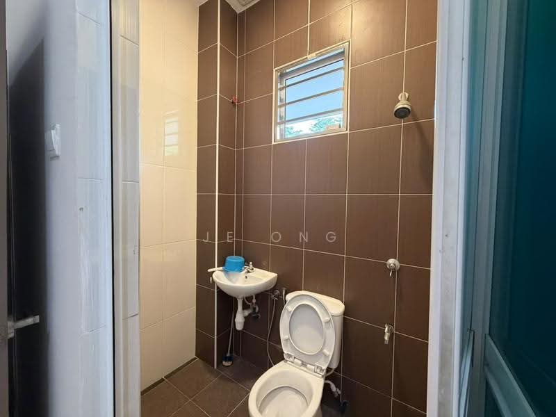 Semi-Detached House for Sale in Bandar Dato Onn (Tebrau) - JE ONG - Bathroom - PropertyGuru.com.my
