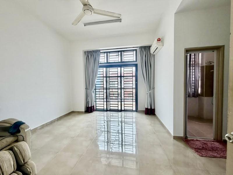 2-storey Terraced House for Sale in Taman Nusa Sentral (Iskandar Puteri (Nusajaya)) - Janice . - Living Room - PropertyGuru.com.my