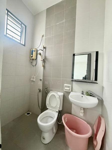 2-storey Terraced House for Sale in Taman Nusa Sentral (Iskandar Puteri (Nusajaya)) - Janice . - Bathroom - PropertyGuru.com.my