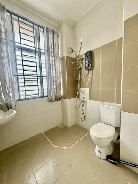 2-storey Terraced House for Sale in Taman Nusa Sentral (Iskandar Puteri (Nusajaya)) - Janice . - Bathroom - PropertyGuru.com.my