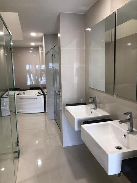 Bungalow House untuk Dijual di Selayang (Selangor) - Vicky Tay - Bathroom - PropertyGuru.com.my