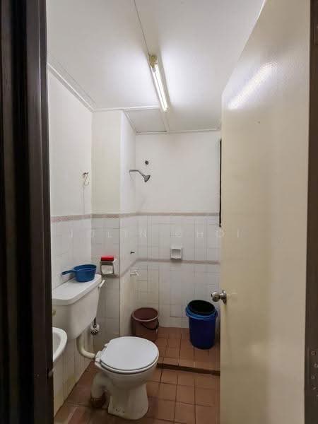 Terraced House for Sale in Bandar Kinrara Seksyen 5 (Bandar Kinrara) - Jolin Choi - Bathroom - PropertyGuru.com.my