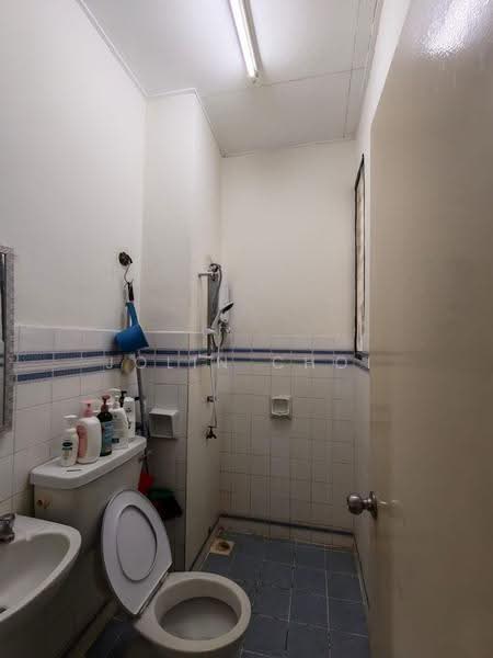 Terraced House for Sale in Bandar Kinrara Seksyen 5 (Bandar Kinrara) - Jolin Choi - Bathroom - PropertyGuru.com.my