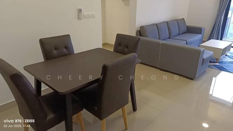 Kediaman Servis untuk Dijual di M Luna - Cheery Cheong - Living Room - PropertyGuru.com.my