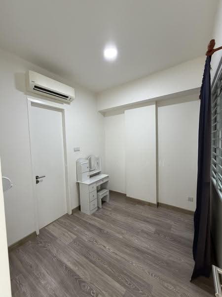 Kediaman Servis untuk Disewa di Suria @ North Kiara - Evan Chan - Bedroom - PropertyGuru.com.my