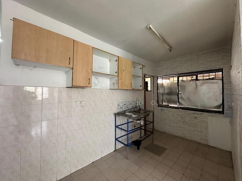 Rumah Flat untuk Dijual di Lestari Apartment - Su Nee Goh - Kitchen - PropertyGuru.com.my