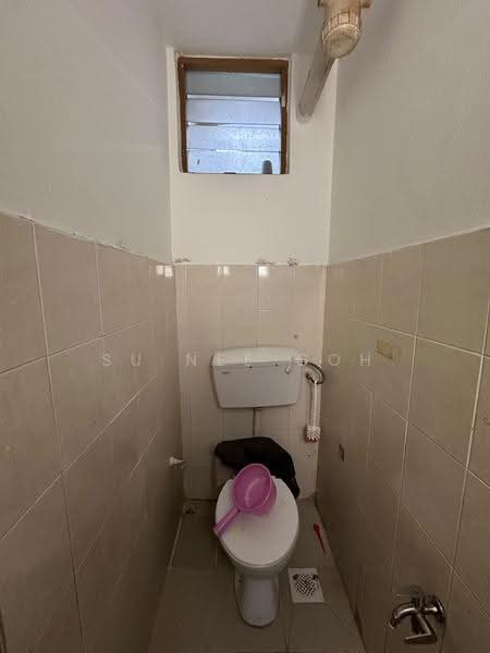 Rumah Flat untuk Dijual di Lestari Apartment - Su Nee Goh - Bathroom - PropertyGuru.com.my