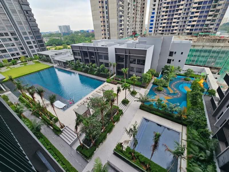 Kediaman Servis untuk Disewa di Alira @ Metropark Subang - Jay Wong - Pool - PropertyGuru.com.my