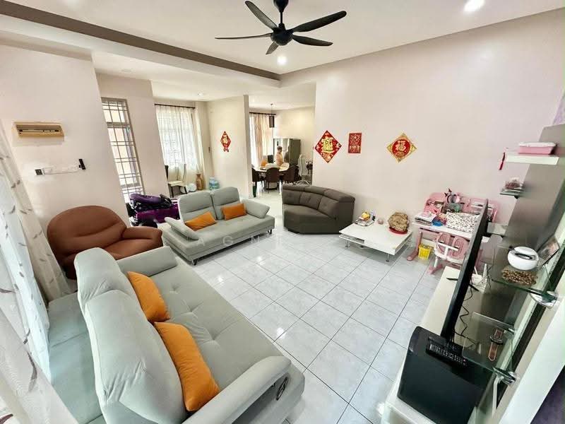 Rumah Berkembar untuk Dijual di Taman Bukit Jaya (Ulu Tiram) - Agnes . - Living Room - PropertyGuru.com.my