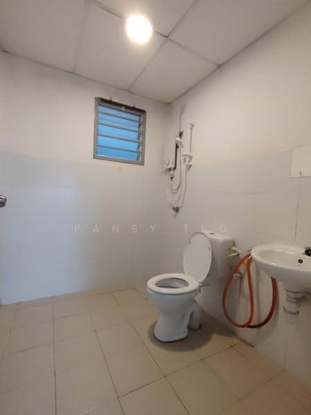 Pangsapuri untuk Dijual di Denai Nusantara Apartment - Pansy Teo - Bathroom - PropertyGuru.com.my