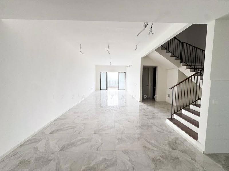 Rumah Teres 3-Tingkat untuk Dijual di Taman Melawati (Ulu Kelang) - Izzat Zamros - Living Room - PropertyGuru.com.my