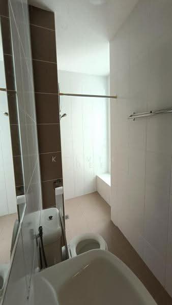 Kondominium untuk Dijual di Fairway Suites - Kelvin Chee - Bathroom - PropertyGuru.com.my