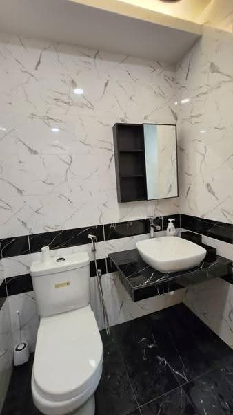 Kondominium untuk Disewa di QuayWest Residence - Sabrina Yap - Bathroom - PropertyGuru.com.my