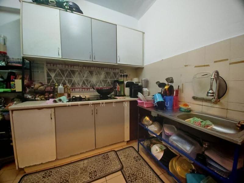 Apartment for Sale at Vista Lavender - Hermen Lau - Kitchen - PropertyGuru.com.my