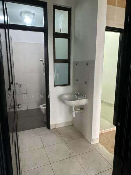 Cluster House for Sale in Taman Adda Heights (Tebrau) - Daniel Yong - Bathroom - PropertyGuru.com.my
