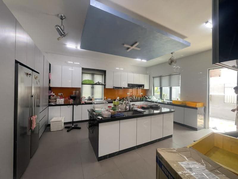 Bungalow House for Sale in Taman Equine (Seri Kembangan) - Francis Soh - Kitchen - PropertyGuru.com.my