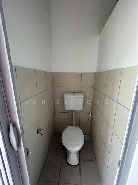 Kedai untuk Dijual di Johor Bahru (Johor) - Daniel Yong - Bathroom - PropertyGuru.com.my