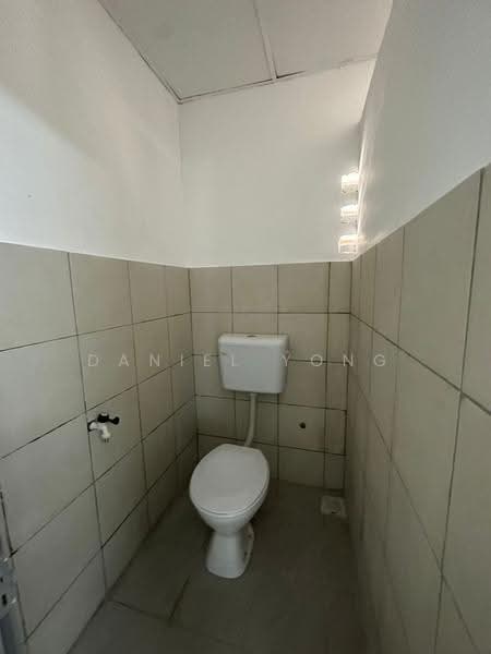 Kedai untuk Dijual di Johor Bahru (Johor) - Daniel Yong - Bathroom - PropertyGuru.com.my