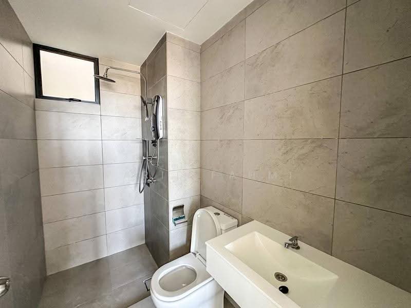 Pangsapuri untuk Dijual di PSV 1 Residences @ Platinum South Valley - Farid Fahmi - Bathroom - PropertyGuru.com.my