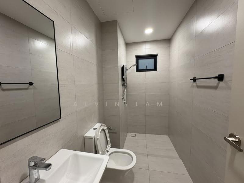Kediaman Servis untuk Disewa di Residensi Ava @ Kiara Bay - Alvin Lam - Bathroom - PropertyGuru.com.my