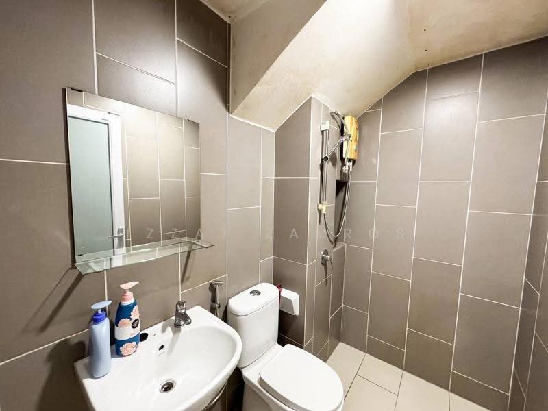 Rumah Teres 3-Tingkat untuk Dijual di Gombak (Selangor) - Izzat Zamros - Bathroom - PropertyGuru.com.my