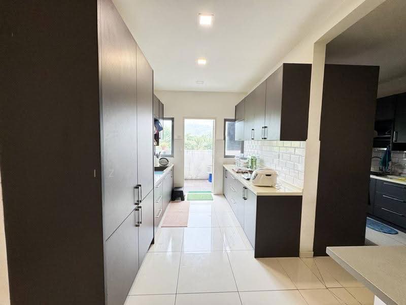 Rumah Teres 3-Tingkat untuk Dijual di Gombak (Selangor) - Izzat Zamros - Kitchen - PropertyGuru.com.my