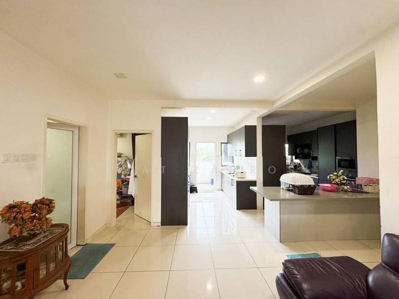 Rumah Teres 3-Tingkat untuk Dijual di Gombak (Selangor) - Izzat Zamros - Living Room - PropertyGuru.com.my