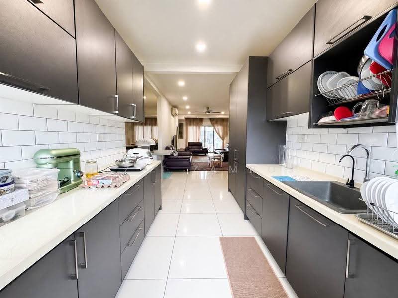 Rumah Teres 3-Tingkat untuk Dijual di Gombak (Selangor) - Izzat Zamros - Kitchen - PropertyGuru.com.my