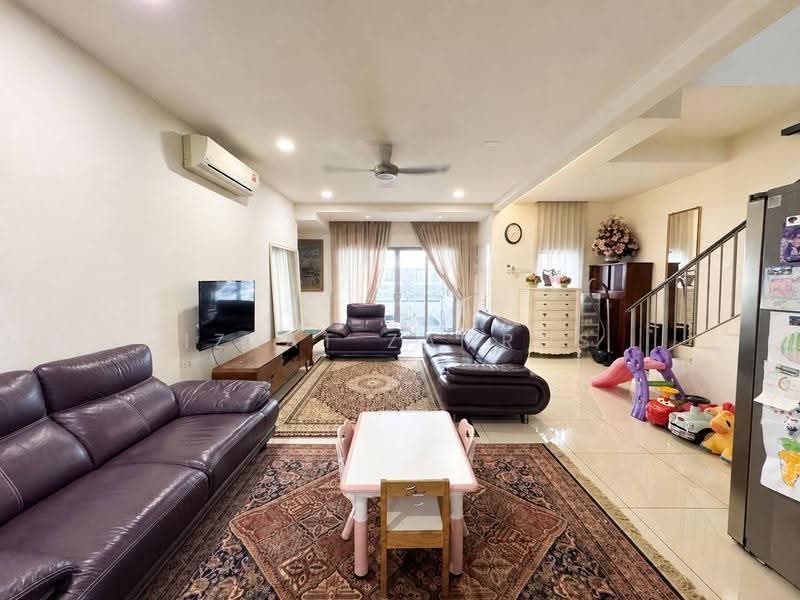 Rumah Teres 3-Tingkat untuk Dijual di Gombak (Selangor) - Izzat Zamros - Living Room - PropertyGuru.com.my