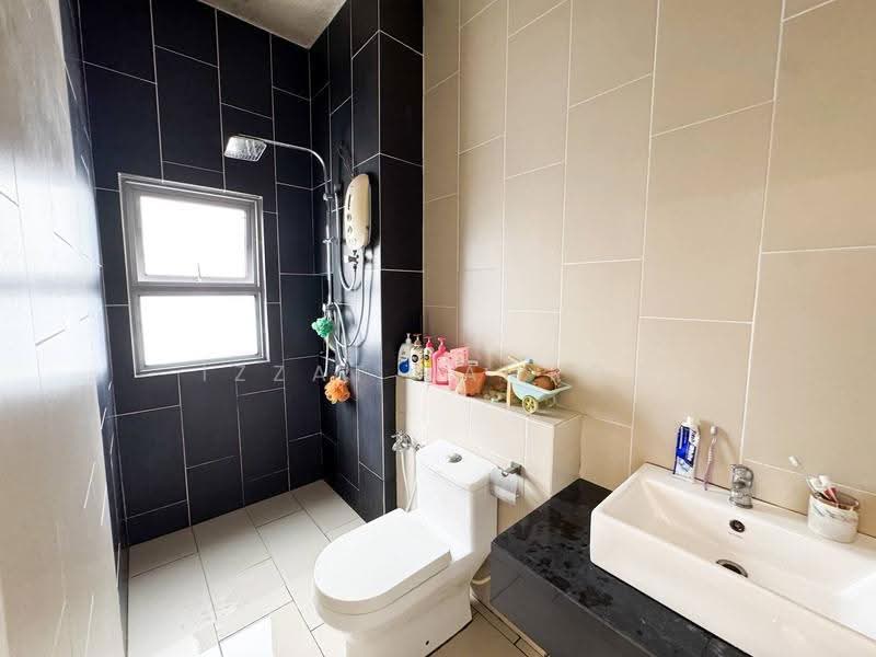 Rumah Teres 3-Tingkat untuk Dijual di Gombak (Selangor) - Izzat Zamros - Bathroom - PropertyGuru.com.my