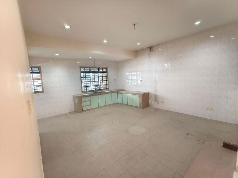 Semi-Detached House for Sale in Taman Skudai Baru (Skudai) - Eva Siow - Kitchen - PropertyGuru.com.my