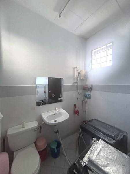 Rumah Teres 2-Tingkat untuk Dijual di Permas Jaya (Johor Bahru) - Karl Lim - Bathroom - PropertyGuru.com.my