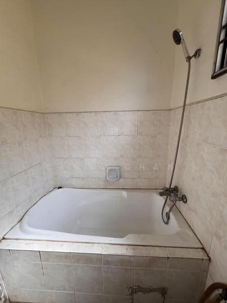 Rumah Teres 2-Tingkat untuk Dijual di Taman Idaman (Simpang Ampat) - Cyndi Chan - Bathroom - PropertyGuru.com.my