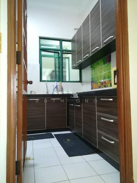 Kondominium untuk Dijual di Tanjung Park Condominium - Ruth Ong - Kitchen - PropertyGuru.com.my