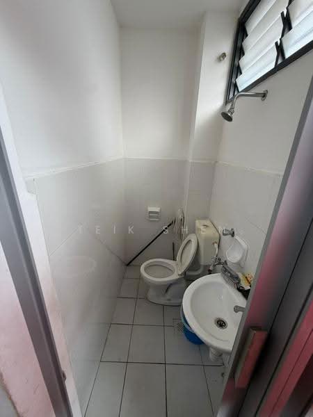 Terraced House for Rent in Taman Mutiara Rini (Skudai) - Teik Shen - Bathroom - PropertyGuru.com.my