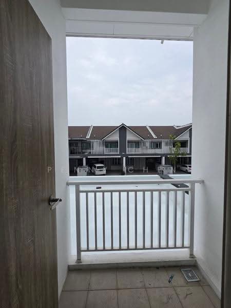 1.5-storey Terraced House for Rent in Ipoh (Perak) - PENNY CHEN - Balcony - PropertyGuru.com.my