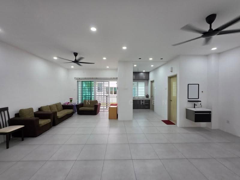 1.5-storey Terraced House for Rent in Ipoh (Perak) - PENNY CHEN - Living Room - PropertyGuru.com.my