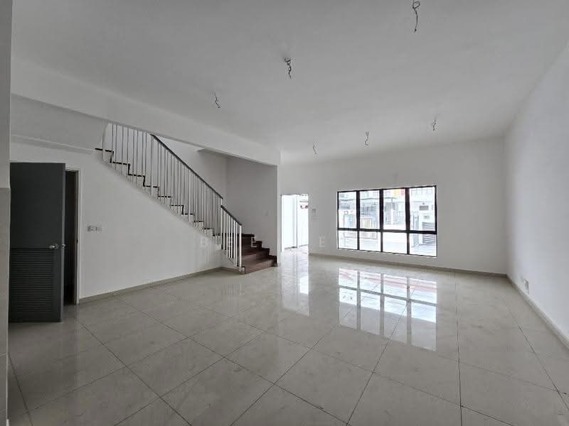2-storey Terraced House for Sale in Setia Utama (Setia Alam) - Bee Lee - Living Room - PropertyGuru.com.my