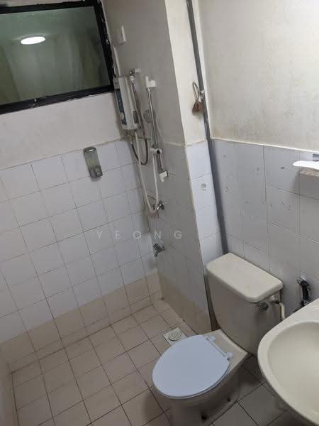Condominium for Rent at Cyberia Smart Homes - Yeong . - Bathroom - PropertyGuru.com.my