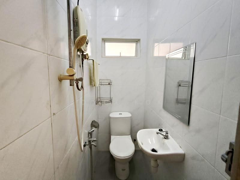 2-storey Terraced House for Sale in Usj 6 (Subang Jaya) - Joyce Kok - Bathroom - PropertyGuru.com.my