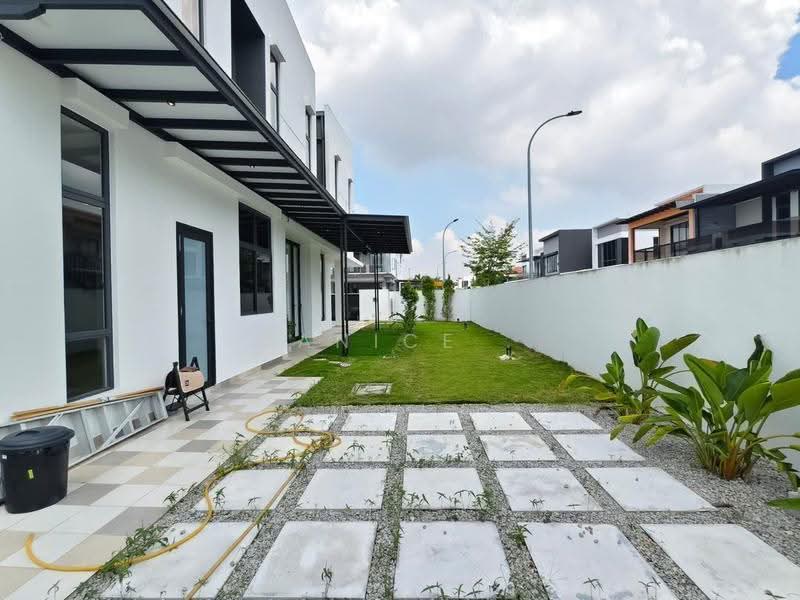 Rumah Berkembar untuk Dijual di Taman Gaya (Ulu Tiram) - Janice . - Exterior - PropertyGuru.com.my