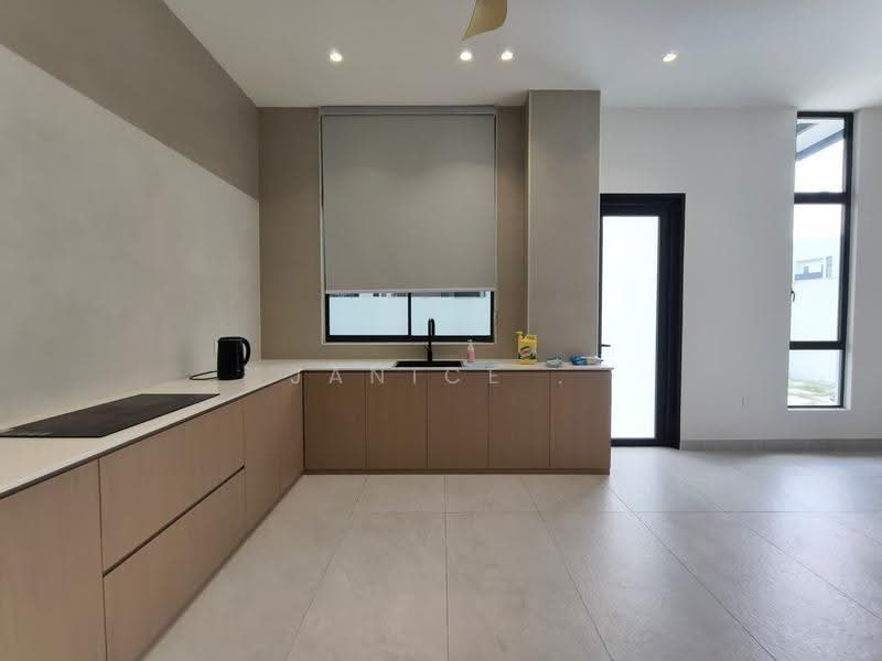 Rumah Berkembar untuk Dijual di Taman Gaya (Ulu Tiram) - Janice . - Kitchen - PropertyGuru.com.my