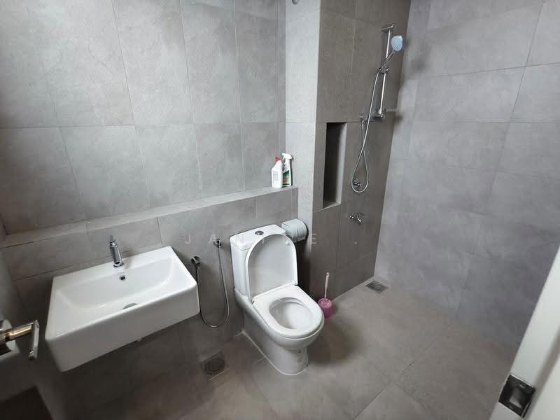 Rumah Berkembar untuk Dijual di Taman Gaya (Ulu Tiram) - Janice . - Bathroom - PropertyGuru.com.my