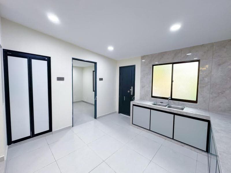 1-storey Terraced House for Sale in Taman Abad (Johor Bahru) - Eva Siow - Kitchen - PropertyGuru.com.my