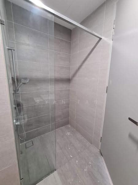 Kediaman Servis untuk Dijual di Citizen 2 - Ryan Tan - Bathroom - PropertyGuru.com.my