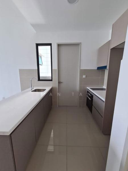 Kediaman Servis untuk Dijual di Citizen 2 - Ryan Tan - Kitchen - PropertyGuru.com.my