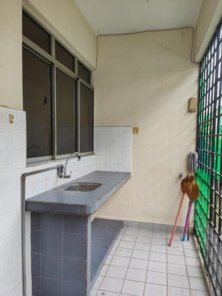 2-storey Terraced House for Sale in Bandar Utama 4 (Bandar Utama) - Angie Chai - Balcony - PropertyGuru.com.my